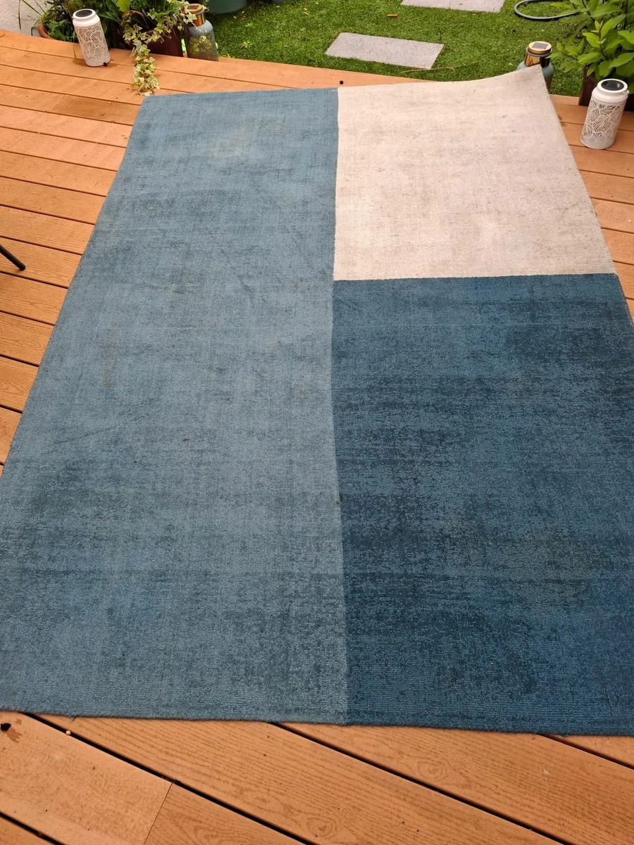Rug