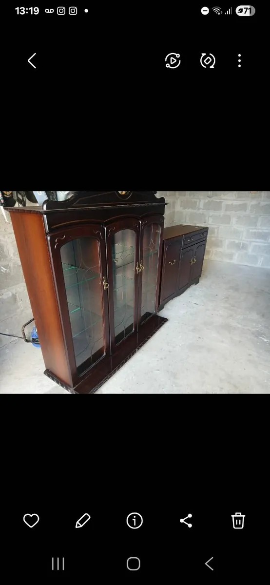 Display cabinet