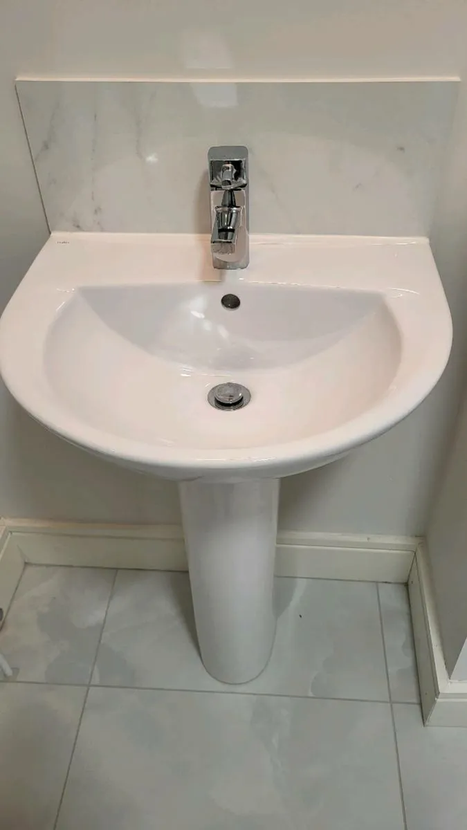 Pedastal and Sink and Tap - NEW - Image 1