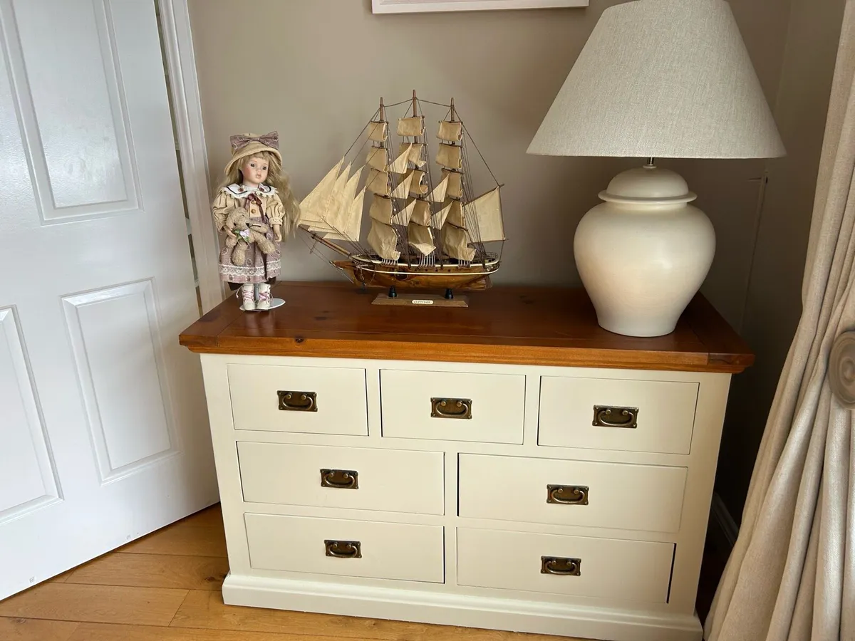 Solid sideboard unit. - Image 1