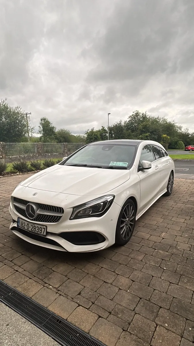 CLA 180 Shooting Brake - Image 2