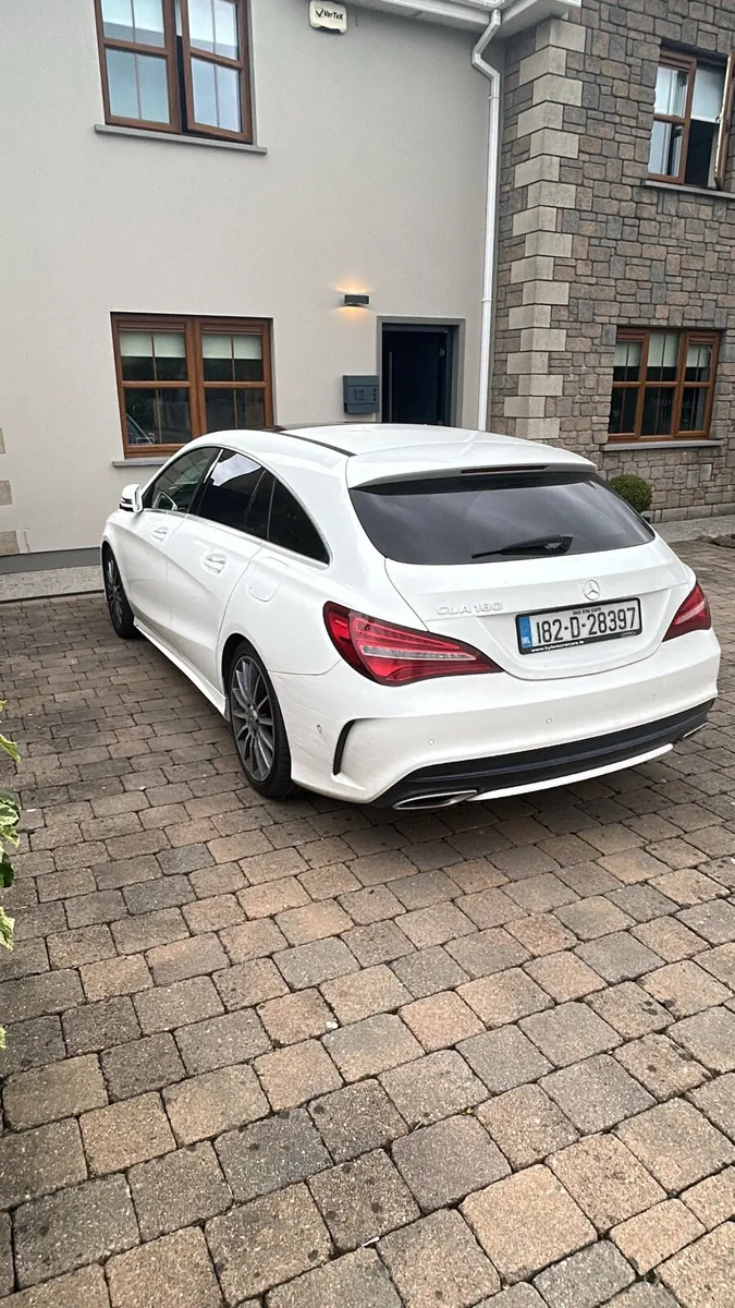 CLA 180 Shooting Brake - Image 3