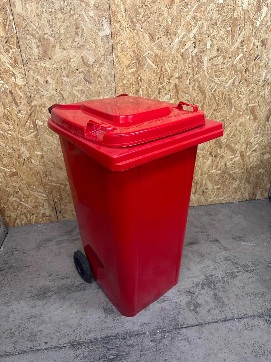 SPECIAL on 2x wheelie bins - Image 3
