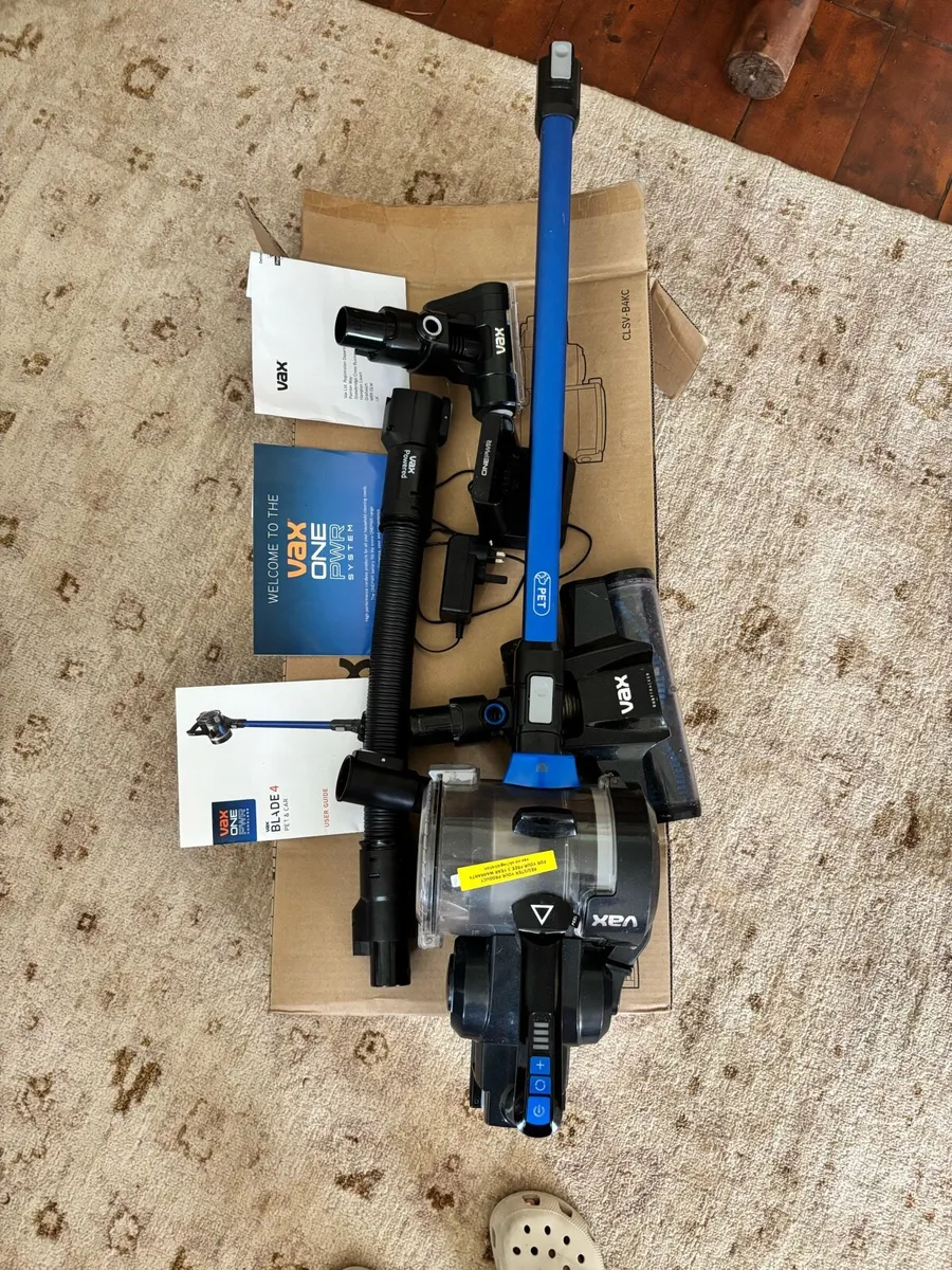 Vax Blade 4 pet & car cordless vacuum - Image 1
