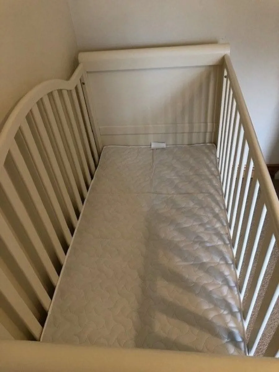 BR Baby Cot Bed - Image 3