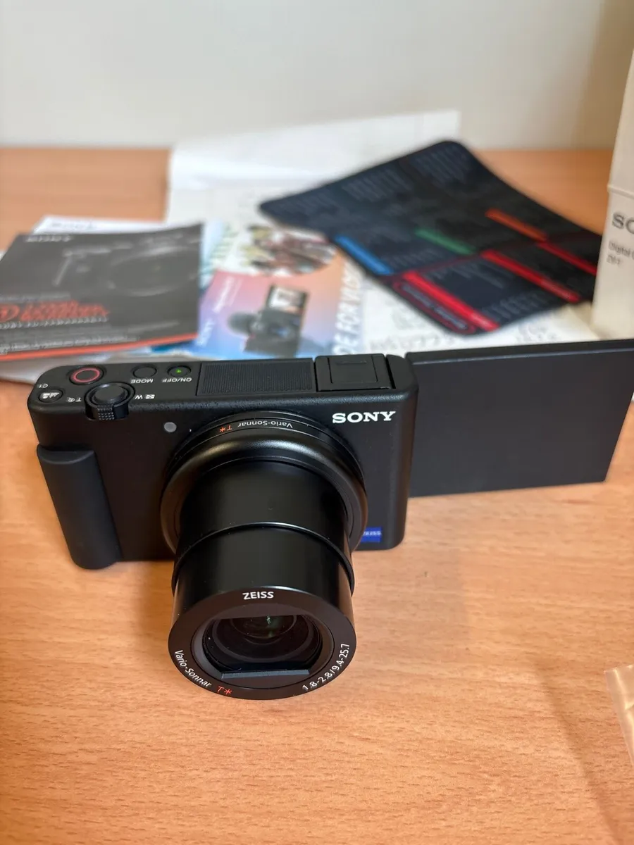 Sony vlog ZV-1 - Image 1