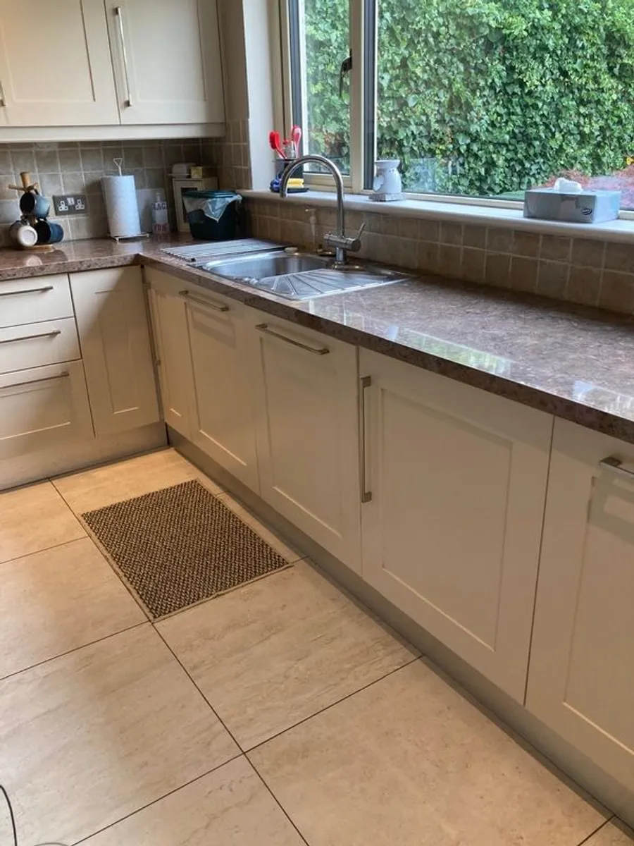 Kitchen - Image 4