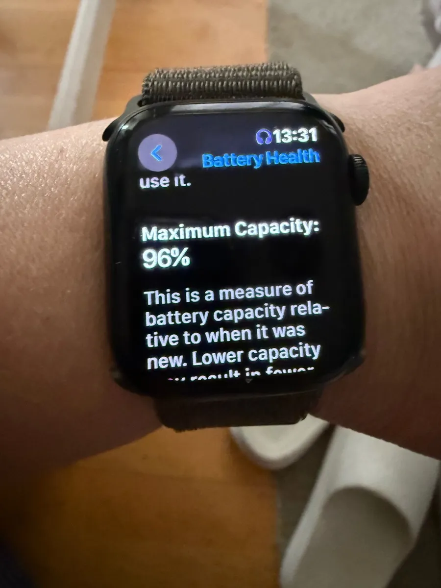 Apple Watch Series 7 (41mm) 97% battery - Image 1