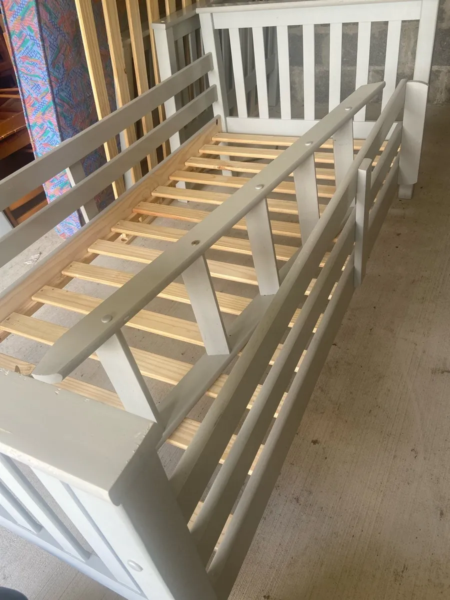 Bunk bed - Image 1