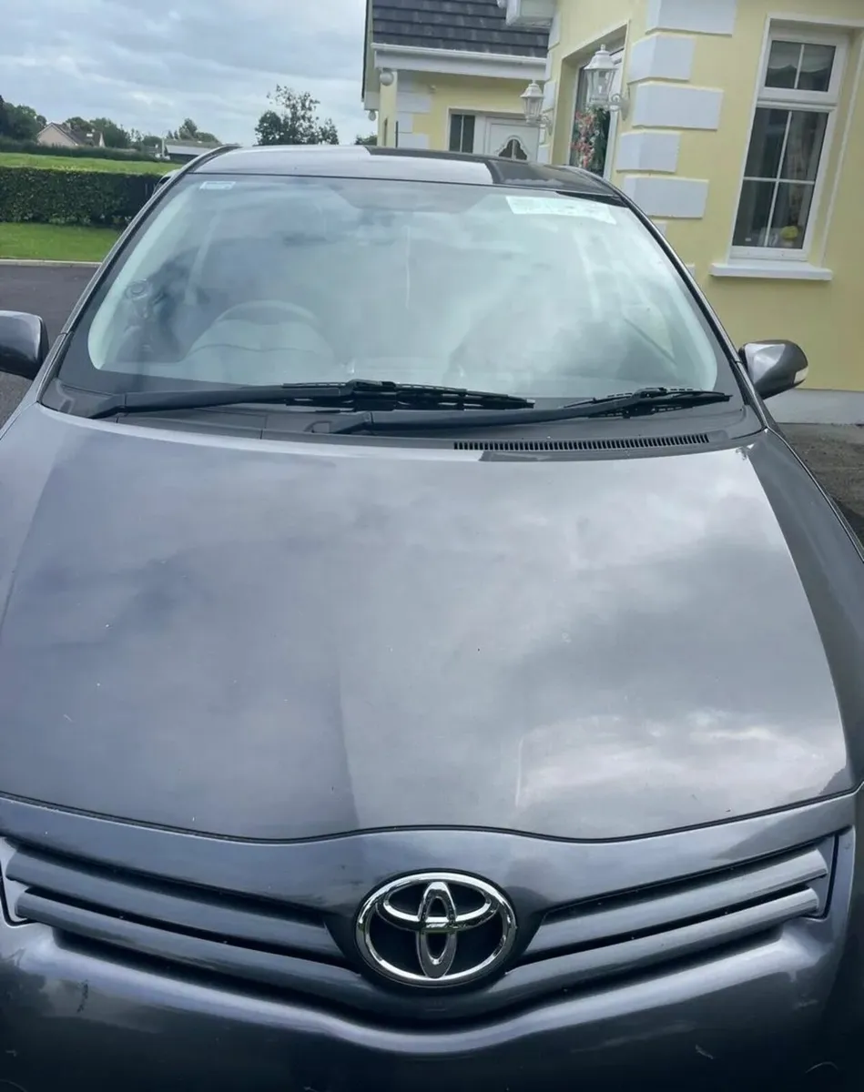 Toyota Auris Sport 1.4 Diesel Automatic 124000 KM - Image 4