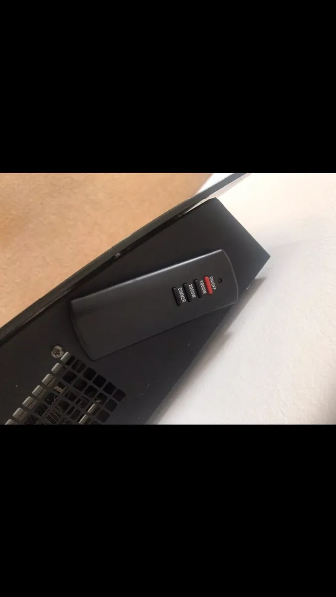 Stylish wall mounted electric heater - Image 2