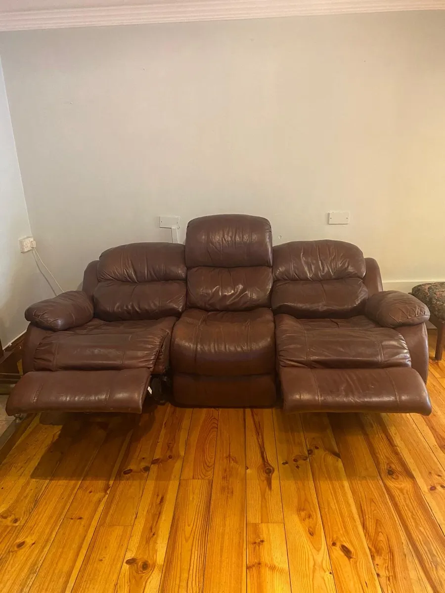 Leather electric recliner 3+1+1 suite - Image 3