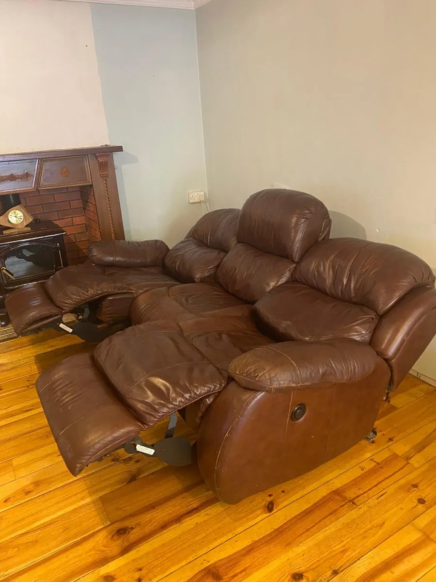 Leather electric recliner 3+1+1 suite - Image 4