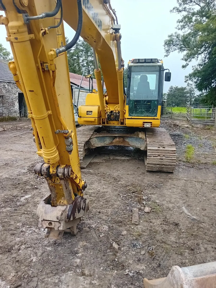 210 komatsu - Image 1