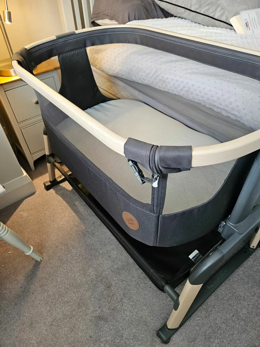 Maxi-Cosi Iora Air Bedside Crib - Beyond Graph - Image 2