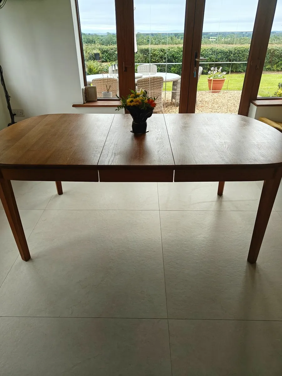 Dining table - Image 1