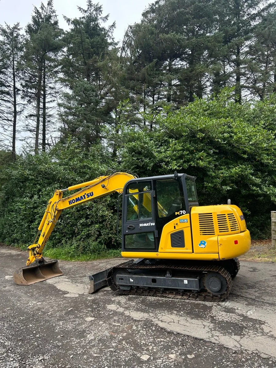 7 ton Komatsu PC Digger - Image 1