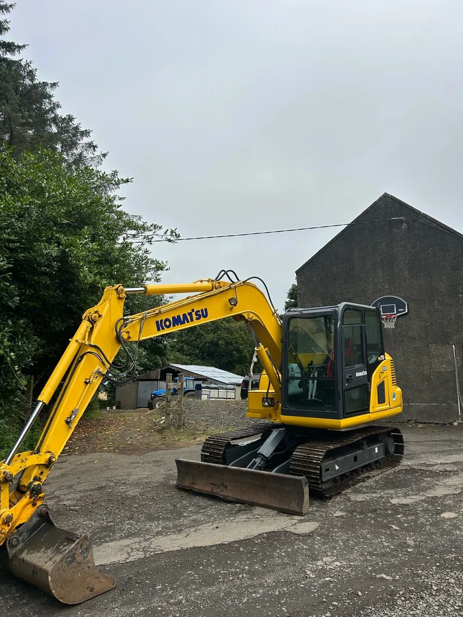 7 ton Komatsu PC Digger - Image 2