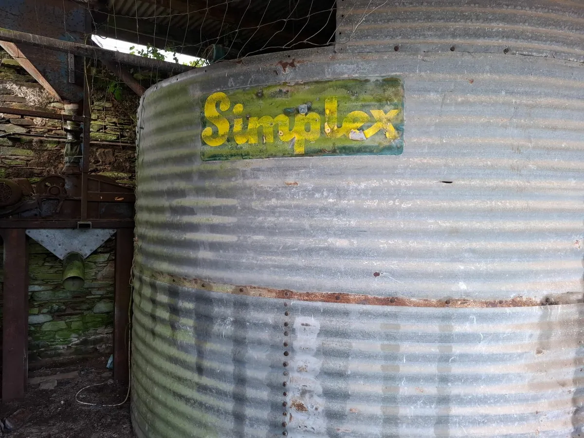 Grain Bin & Electric Roller - Image 1