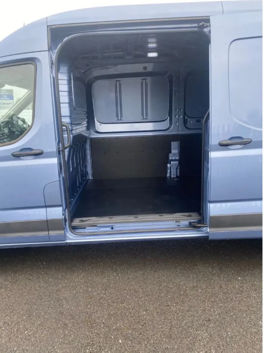 **2025 Maxus Deliver 9 LH FWD** - Image 4