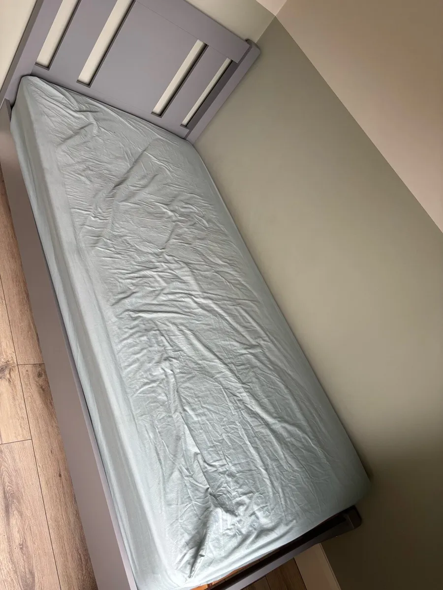 Bed - Image 2