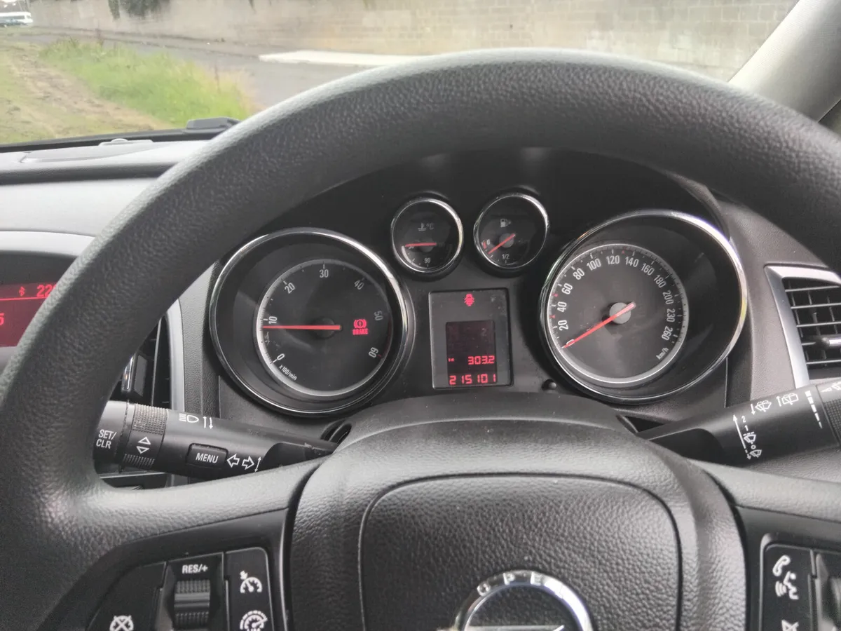 Opel Astra 2013 1.3 Diesel - Image 2