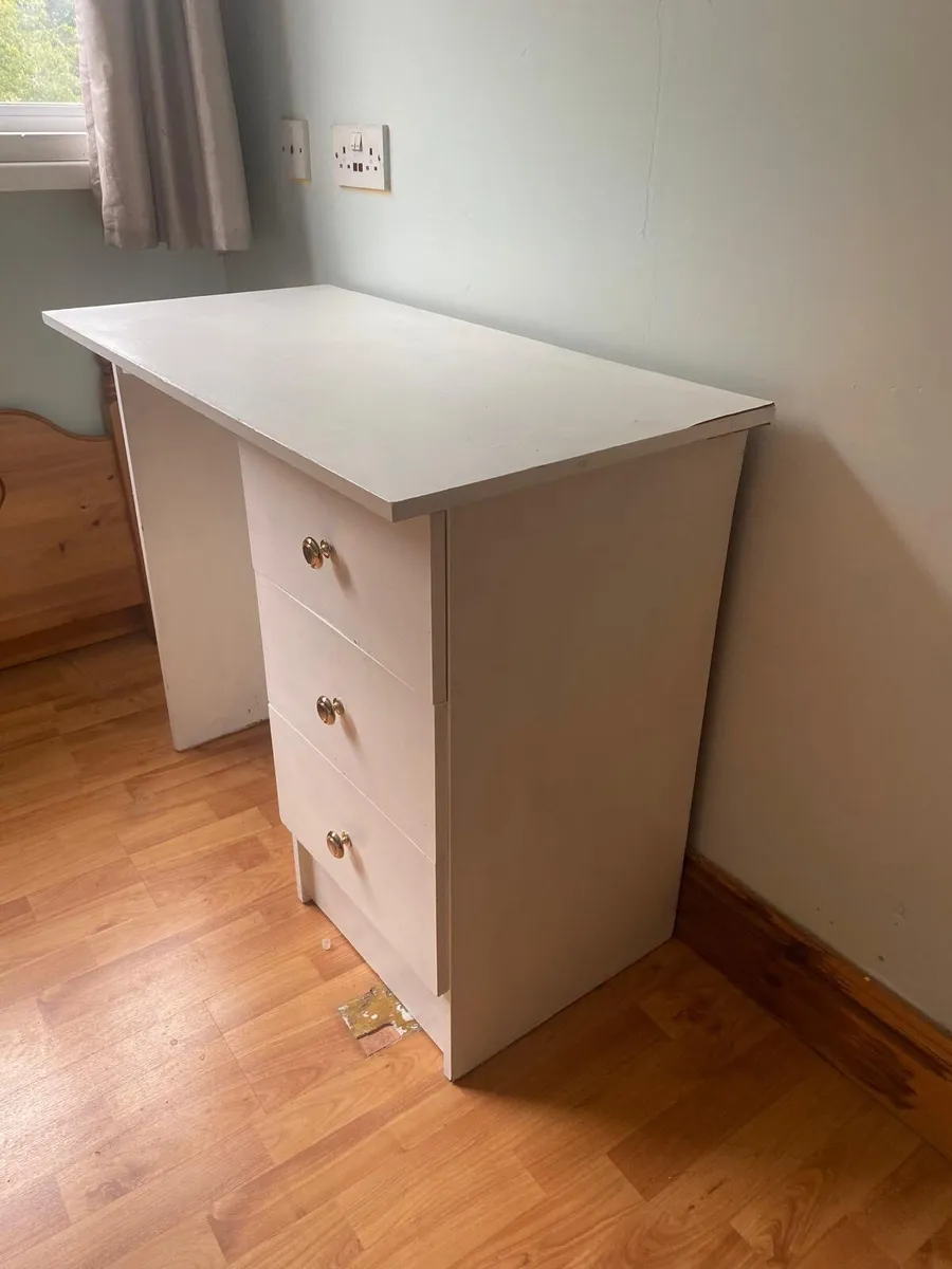 Desk / dresser - Image 2