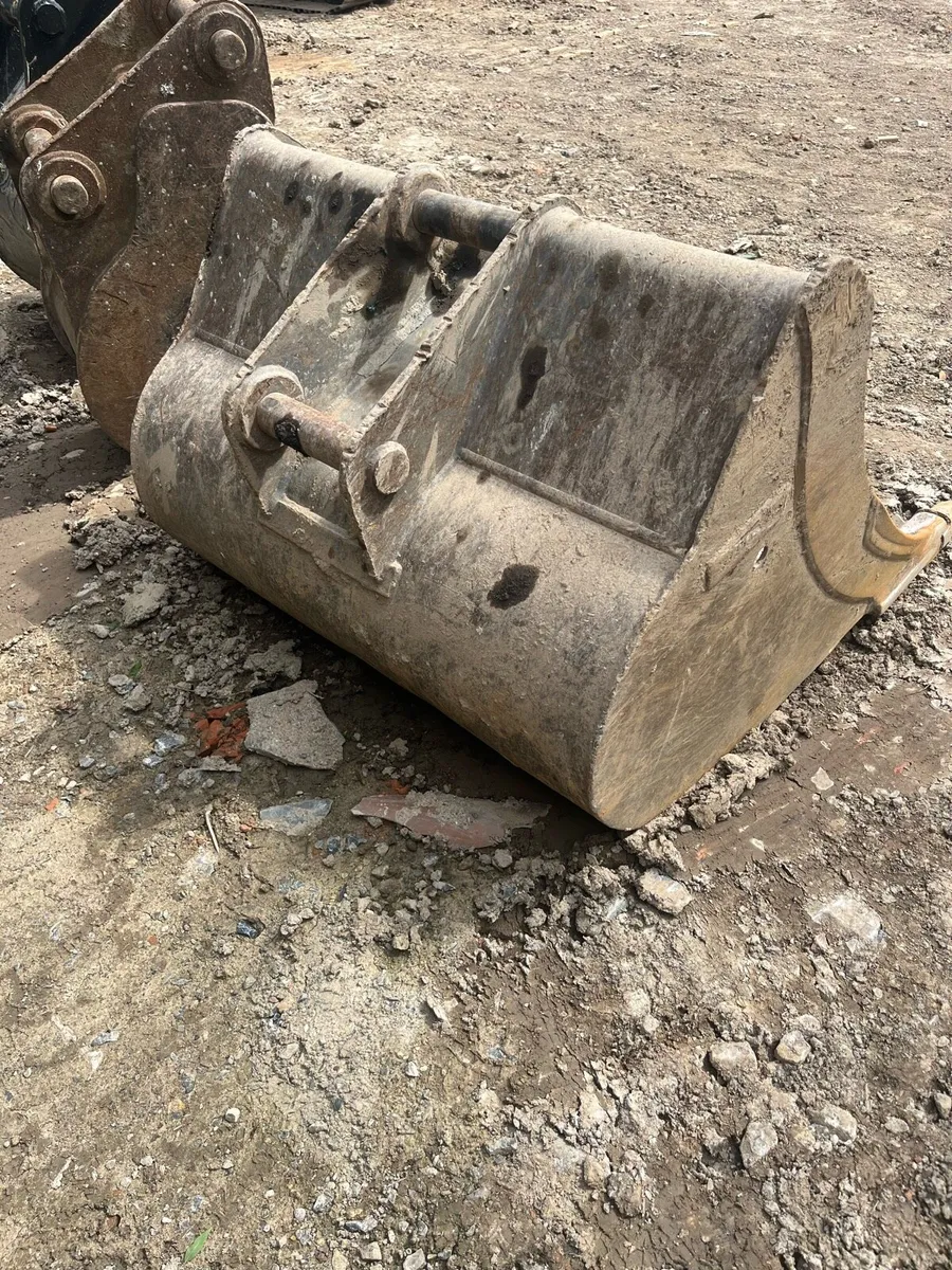 14ton Volvo buckets - Image 2