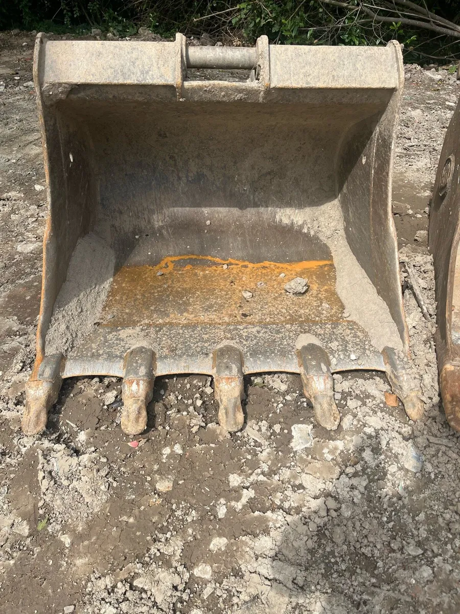 14ton Volvo buckets - Image 4