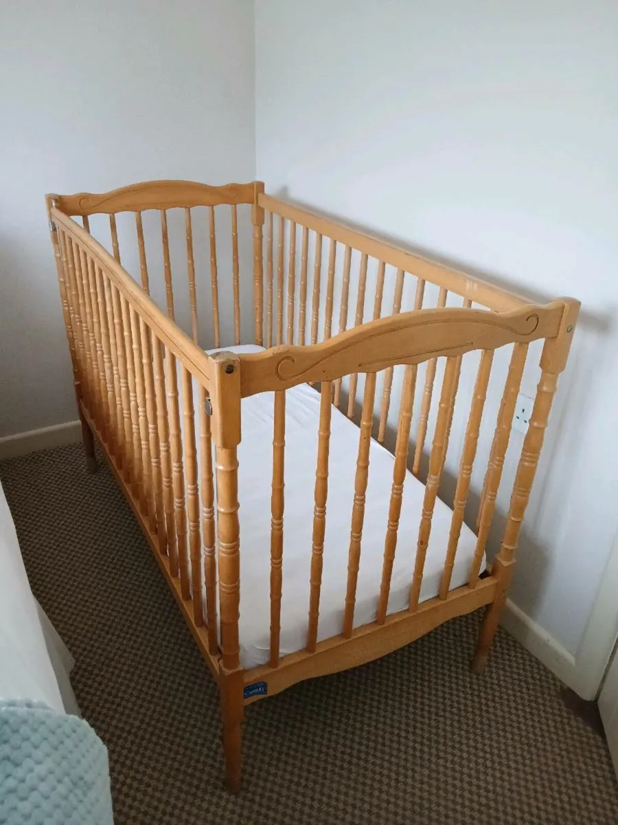 Cot for sale - Image 1