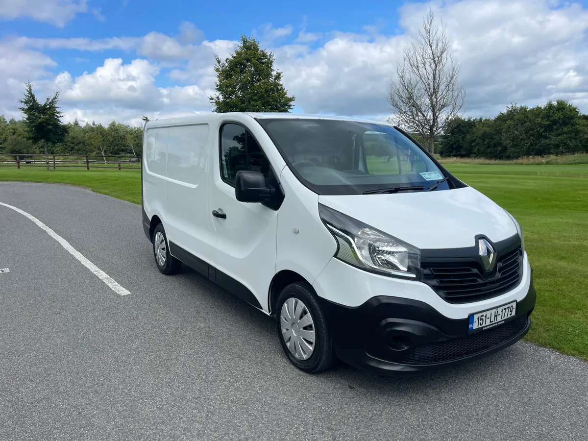 Renault Trafic 2015 - Image 1