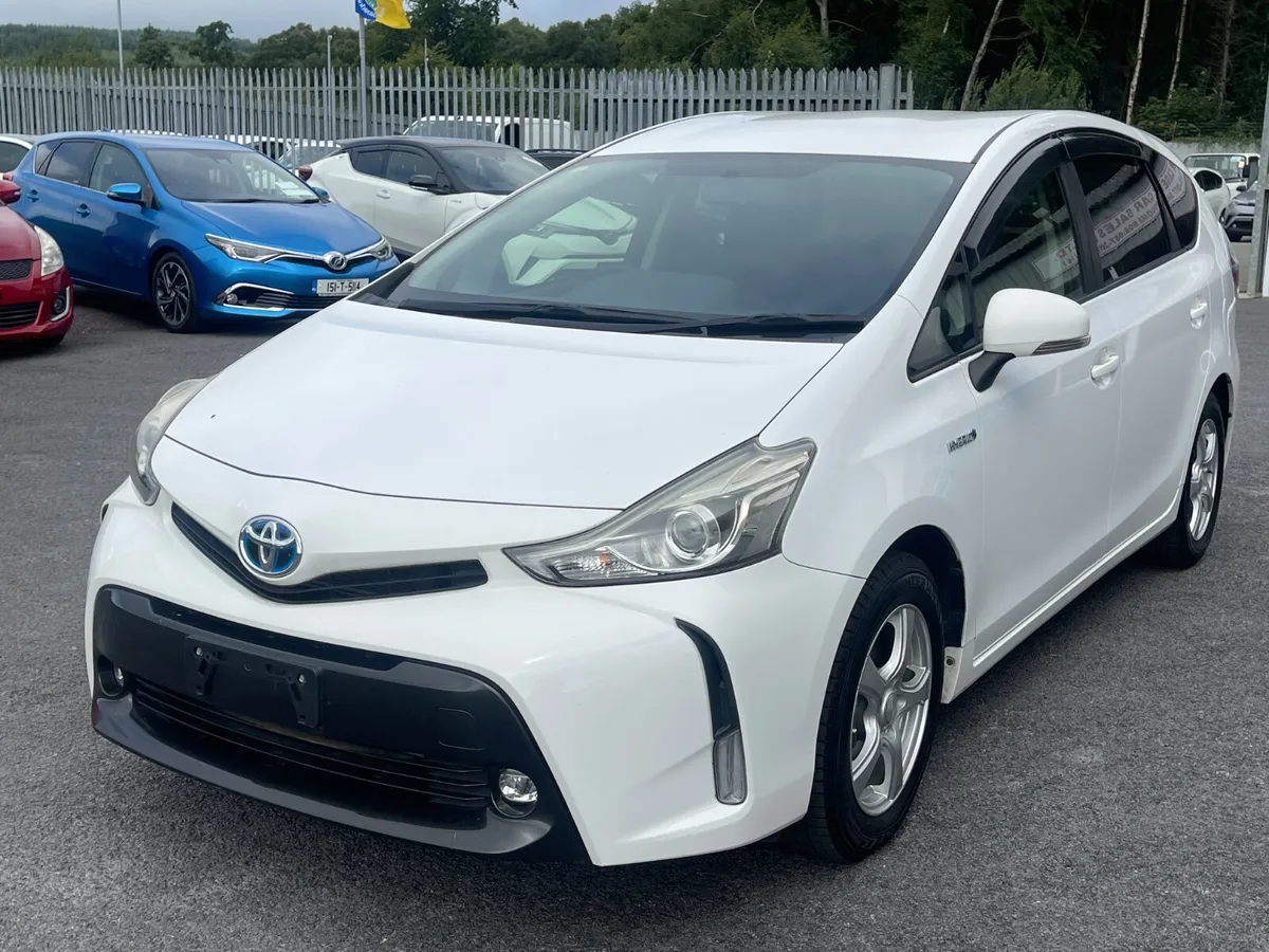 Toyota Prius Alpha 2015-1 - Image 3