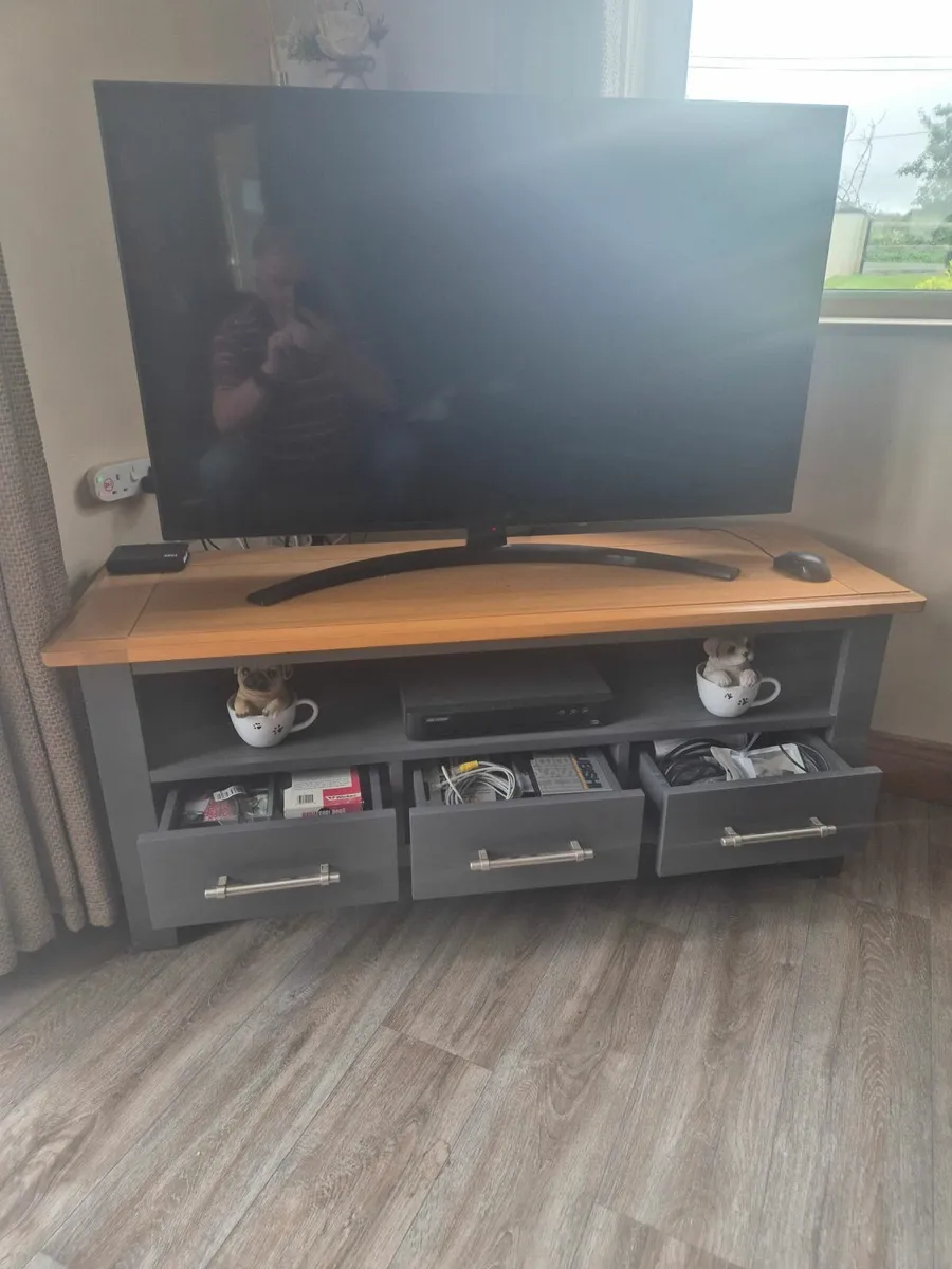 Tv unit - Image 1