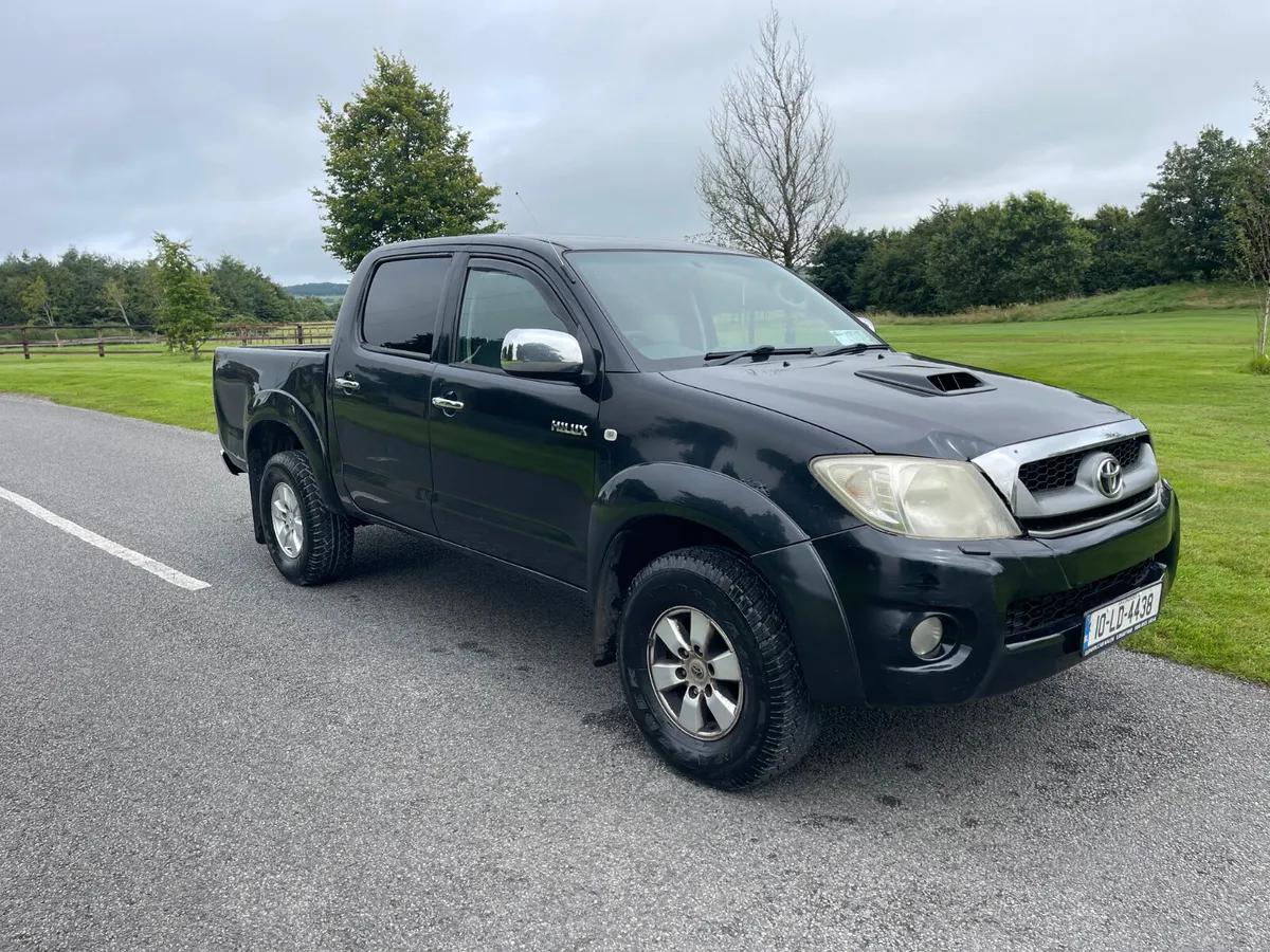 Toyota Hilux 2010 - Image 1