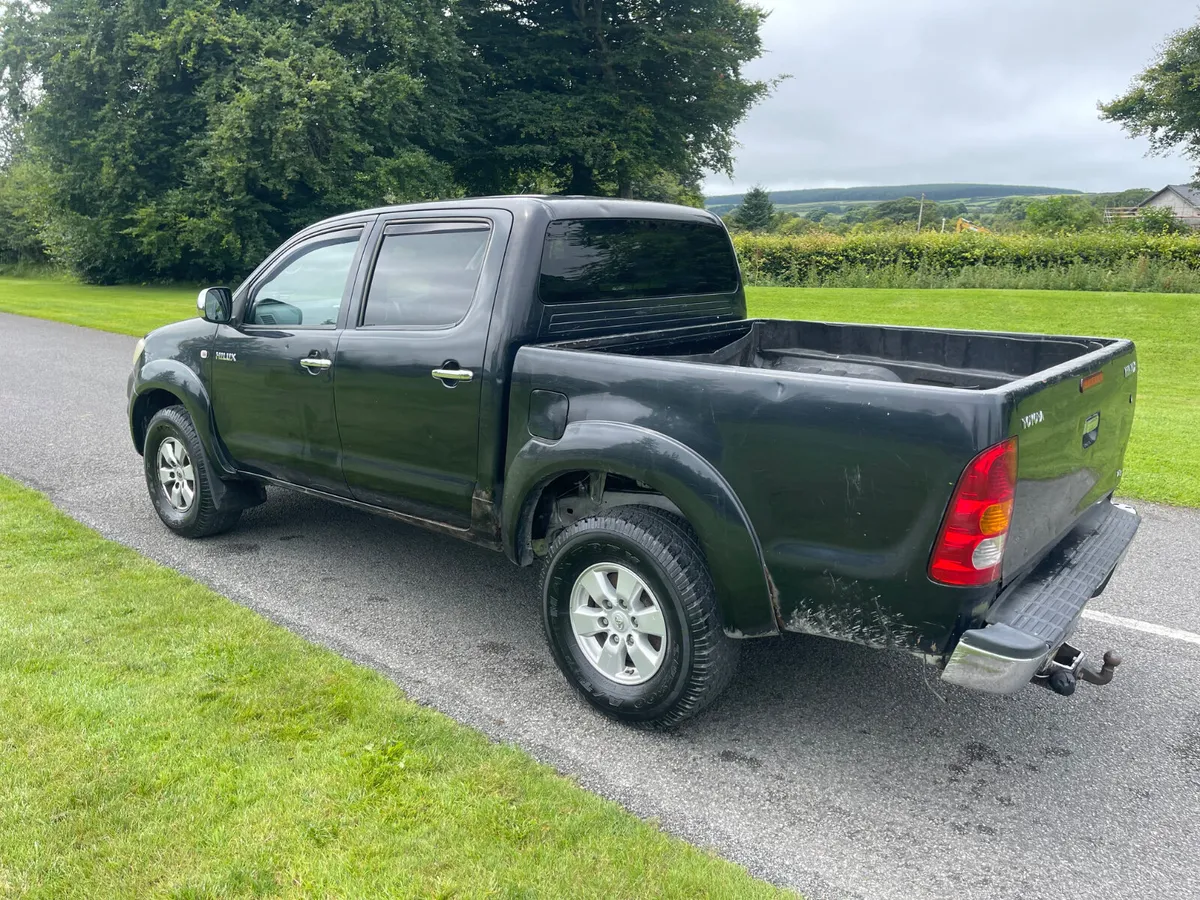 Toyota Hilux 2010 - Image 4