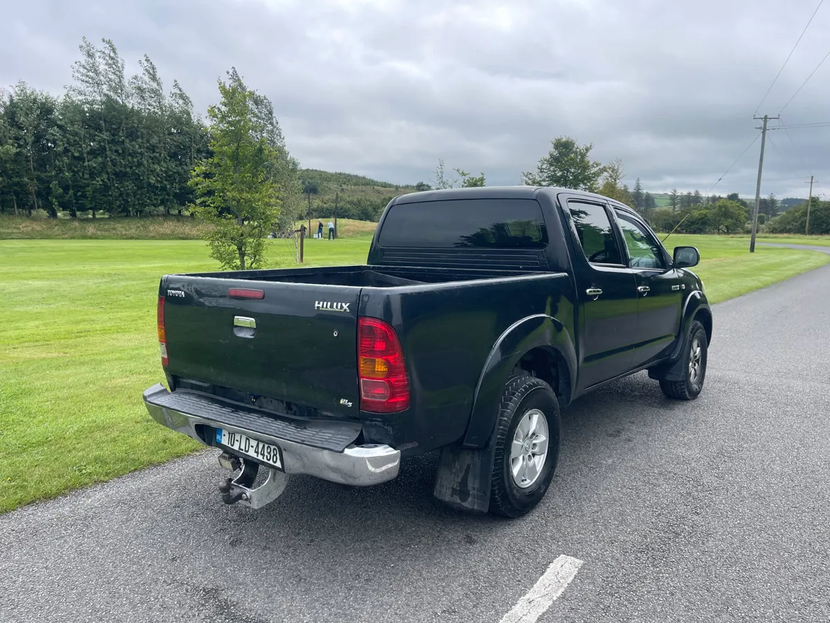Toyota Hilux 2010 - Image 3