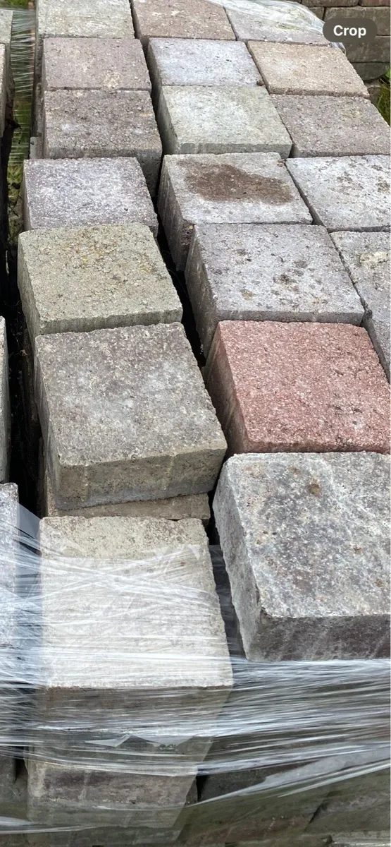 Paving bricks €2,800 the lot - Image 2