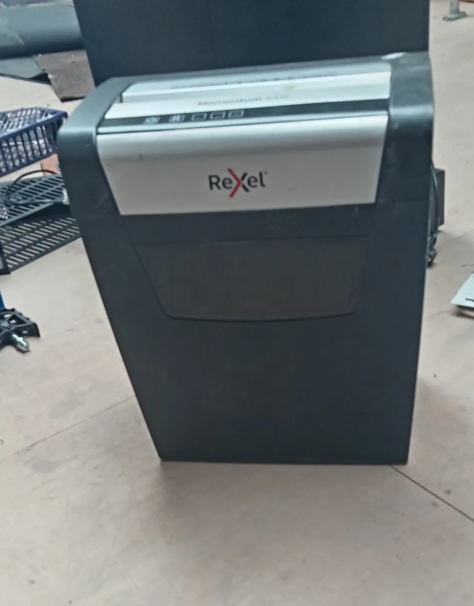 Momentum Paper shredder for office/ retail - Image 2