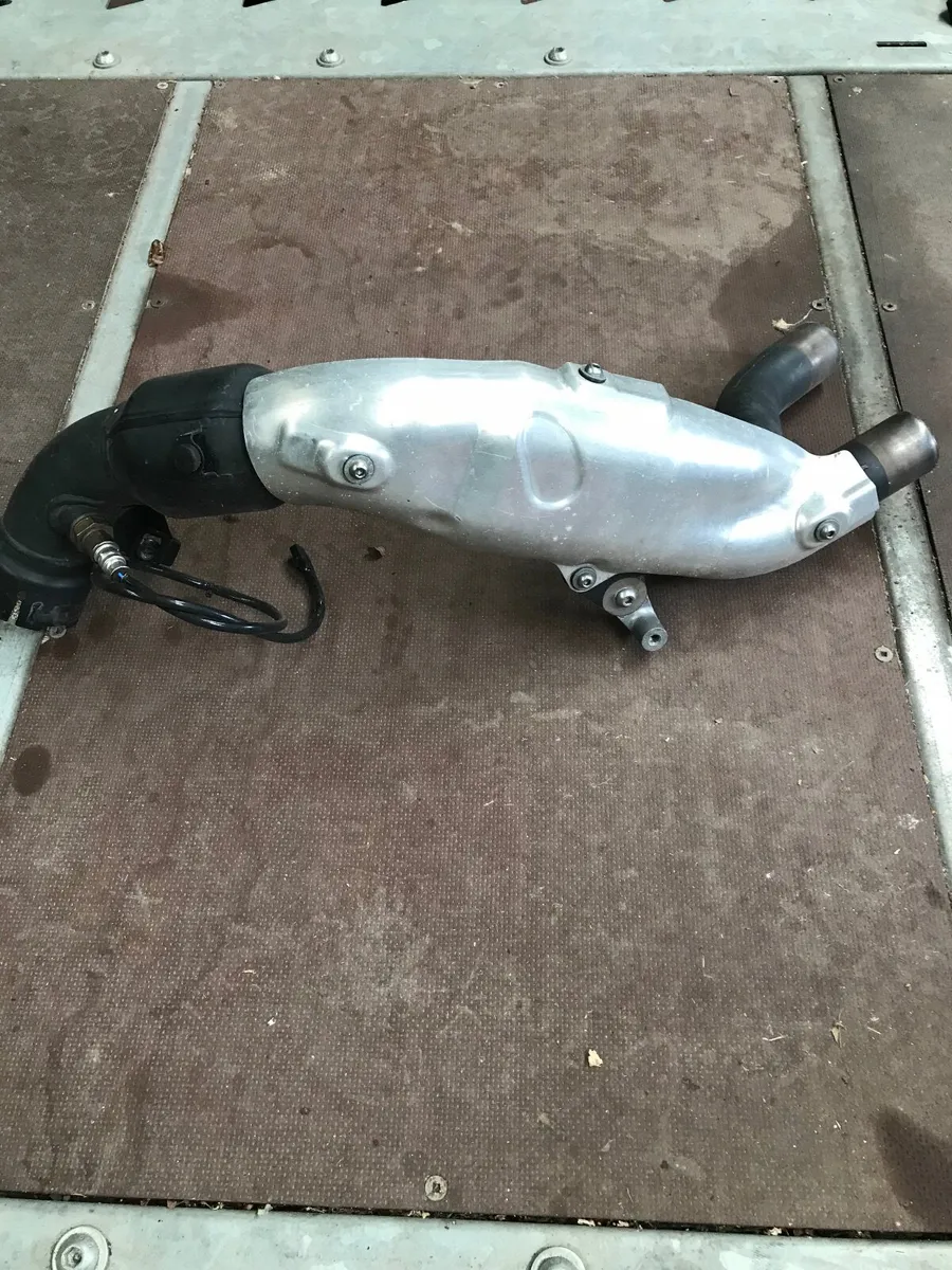 Yamaha R1  standard Exhausts - Image 4