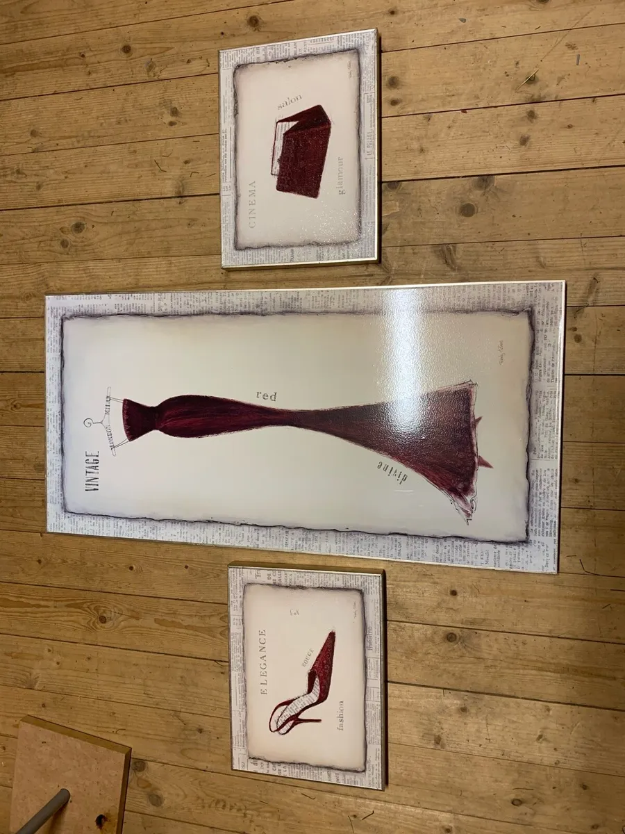 Pictures wall art - Image 1