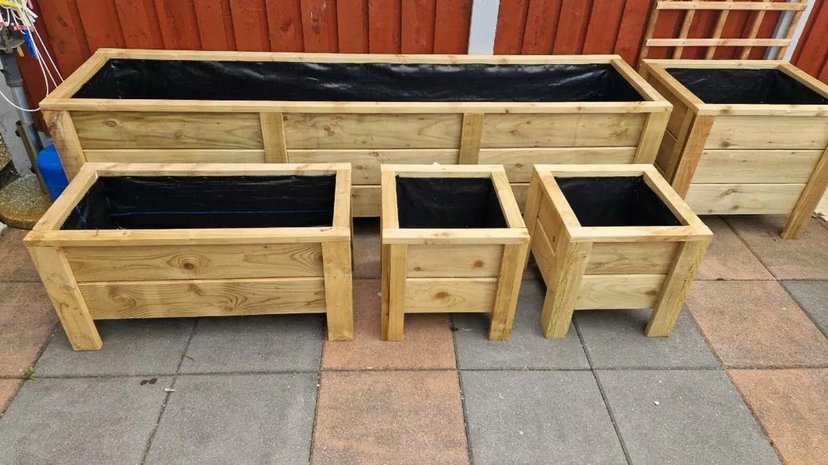 Set of planters - Image 2