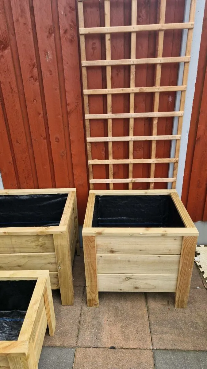 Set of planters - Image 3
