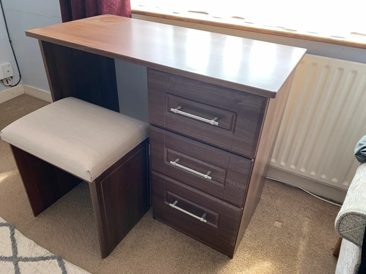 Dressing table with stool - Image 1