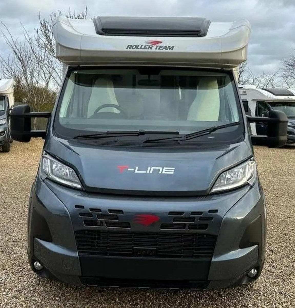 2025 T LINE 590 AUTOMATIC NEW RIGHT HAND DRIVE - Image 4