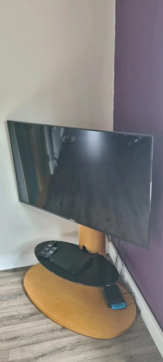 Sony bravia 50 inch smart tv - Image 1