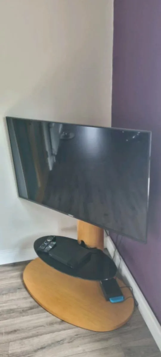 Sony bravia 50 inch smart tv - Image 2