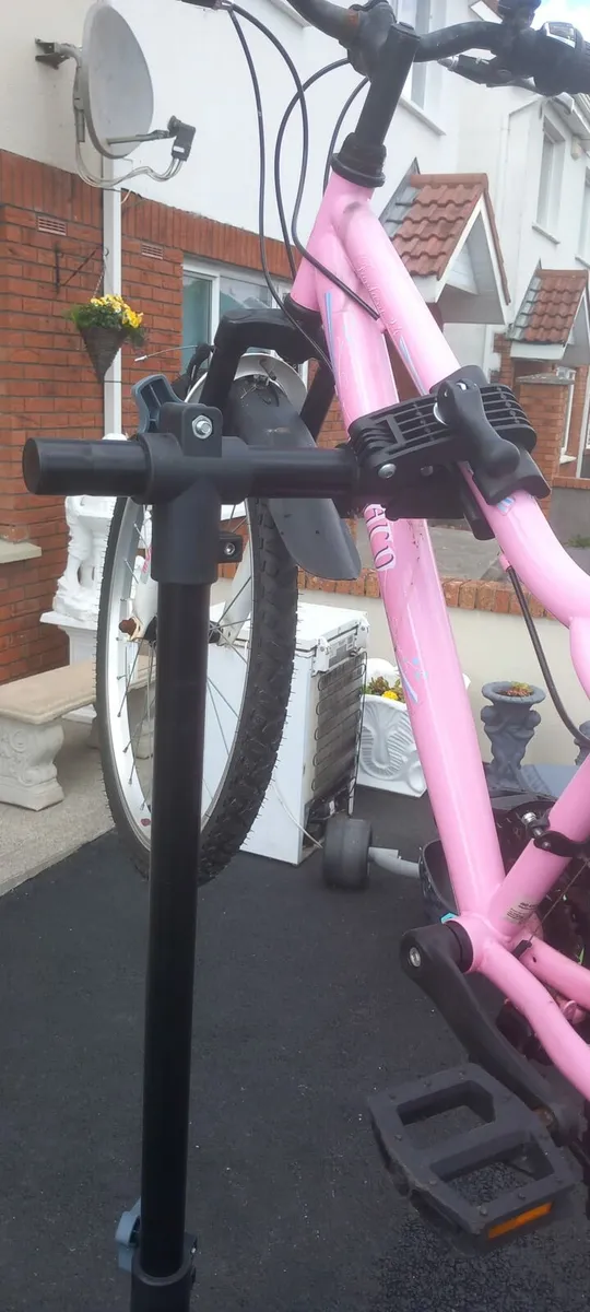 Bicycle repair stand - Image 2