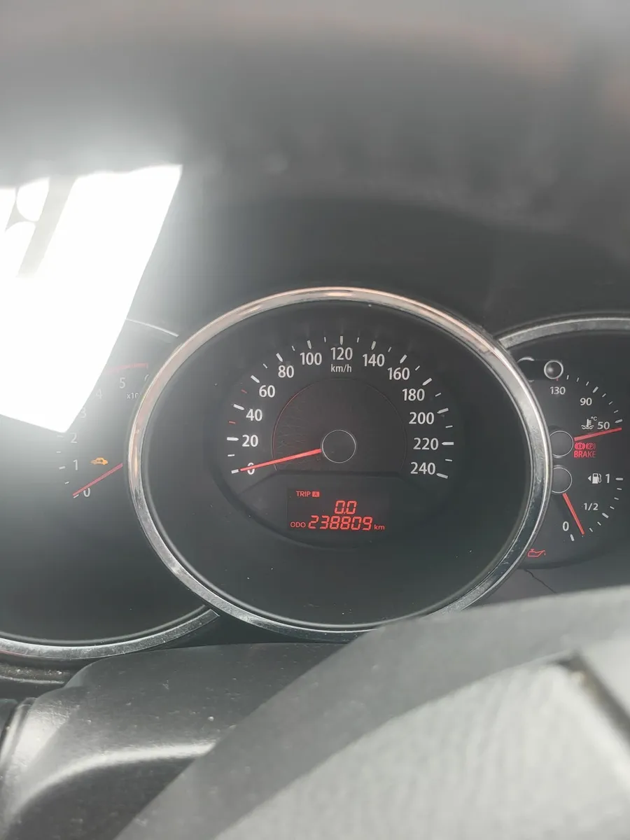 Kia Sorento 2011 - Image 1