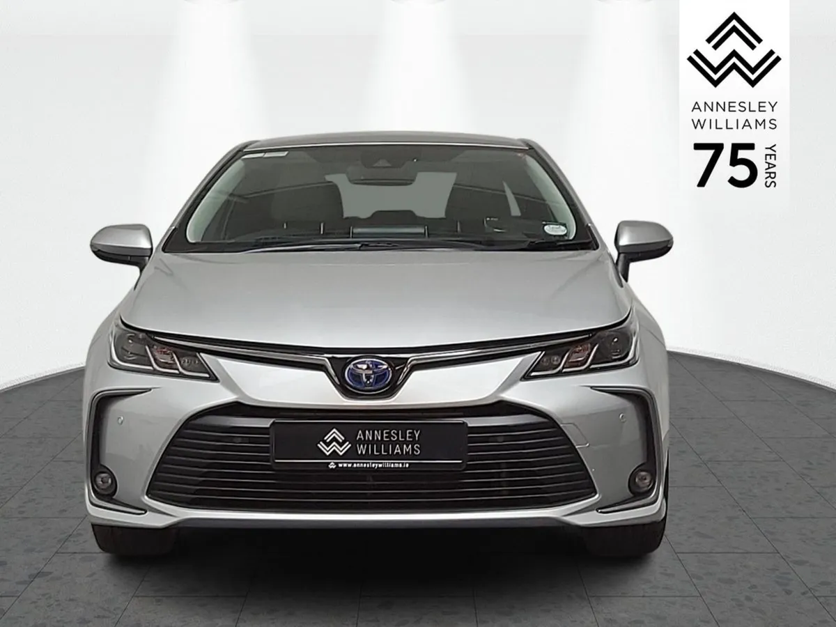 Toyota Corolla 1.8 Hybrid Sol Saloon - Image 3
