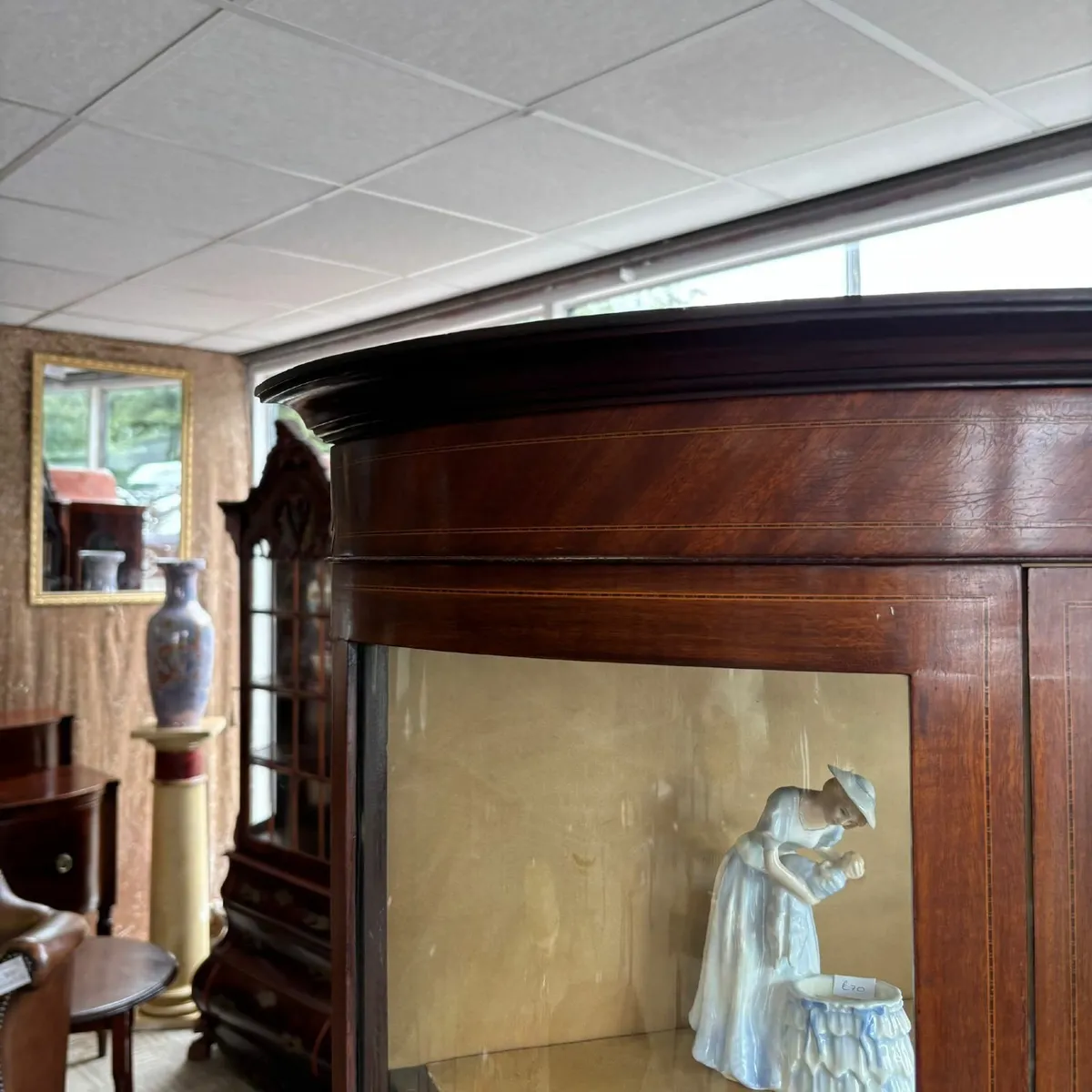 Fabulous mahogany Edwardian demi lune display cabi - Image 3